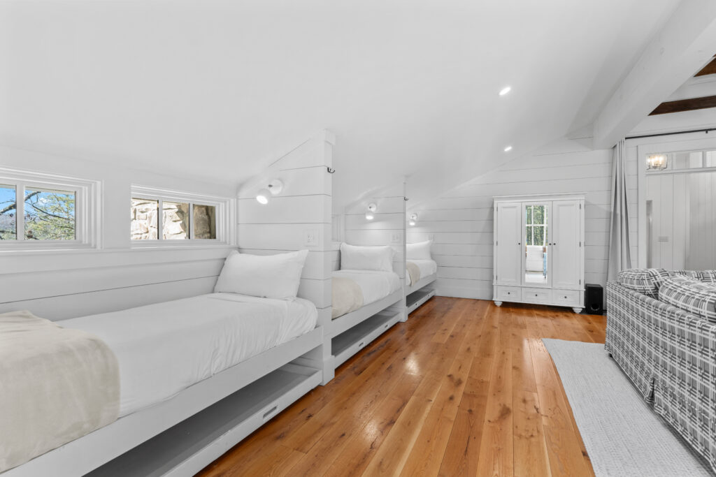 Bunk room with built-in twin beds